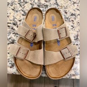 Birkenstock Women's Sandals - Taupe